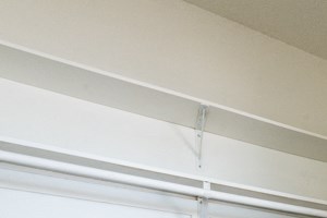 Chatham Apartments for rent in Chicago | 741 E 79th St Living Area